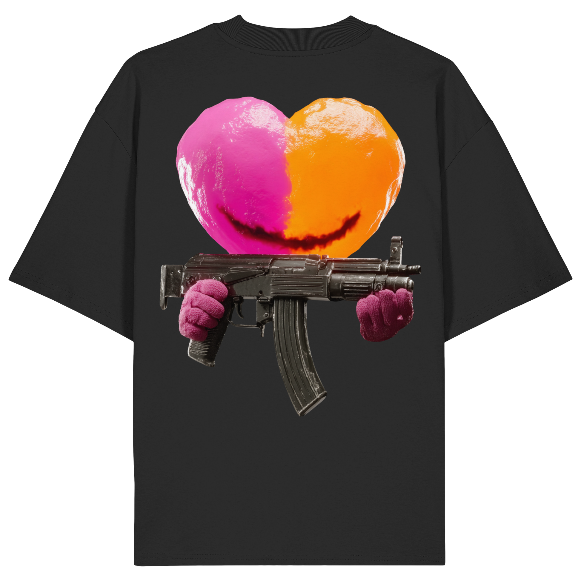 Die Vorderansicht eines schwarzen Oversized-T-Shirts mit klassischem Rundhalsausschnitt und weiten Ärmeln. Auf der linken Brust befindet sich ein kleiner, minimalistischer und kontrastreicher Print eines Pinguin-Charakters mit großen Augen, gelbem Schnabel und einer leuchtend pinken Schleife am Kopf. Das Produktbild ist vor einem transparenten, karierten Hintergrund freigestellt
