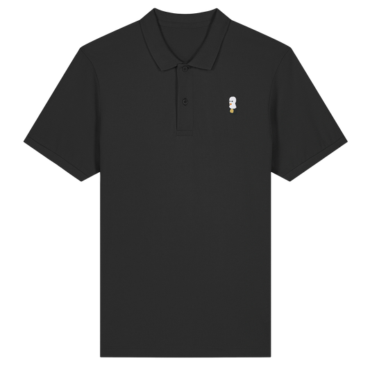 Ein schwarzes Poloshirt mit Kragen und kurzer Knopfleiste. Auf der linken Brust befindet sich ein kleiner, detaillierter Stick eines Pinguin-Charakters, der eine weiße Sturmhaube (Balaclava) trägt, sodass nur die Augen und der gelbe Schnabel zu sehen sind. Das Produktbild ist vor einem transparenten, karierten Hintergrund freigestellt.
